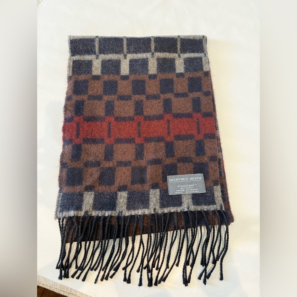 Geoffrey Beene Men's Really Nice Red, Brown, Gray Patterned Scarf Made in Italy